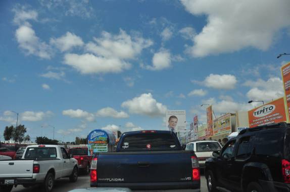 Fila na fronteira entre o México e os Estados Unidos, em Tijuana